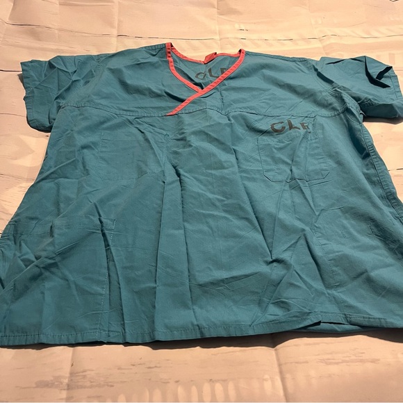3 Pack Bundle of Green V Neck Scrub Top with Pockets, Size XL - Picture 3 of 12